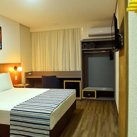 Days Inn By Wyndham Cascavel カスカヴェウ エクステリア 写真