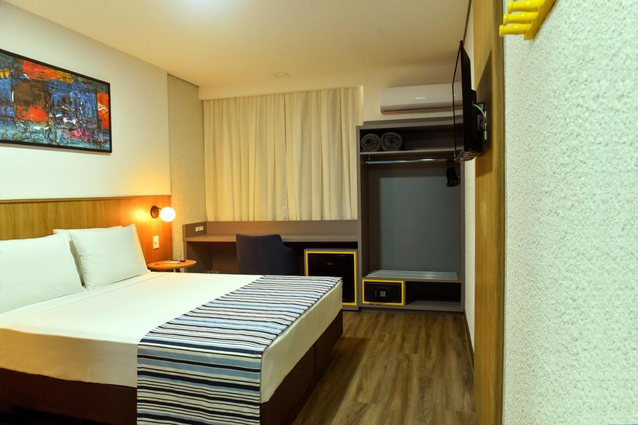 Days Inn By Wyndham Cascavel カスカヴェウ エクステリア 写真